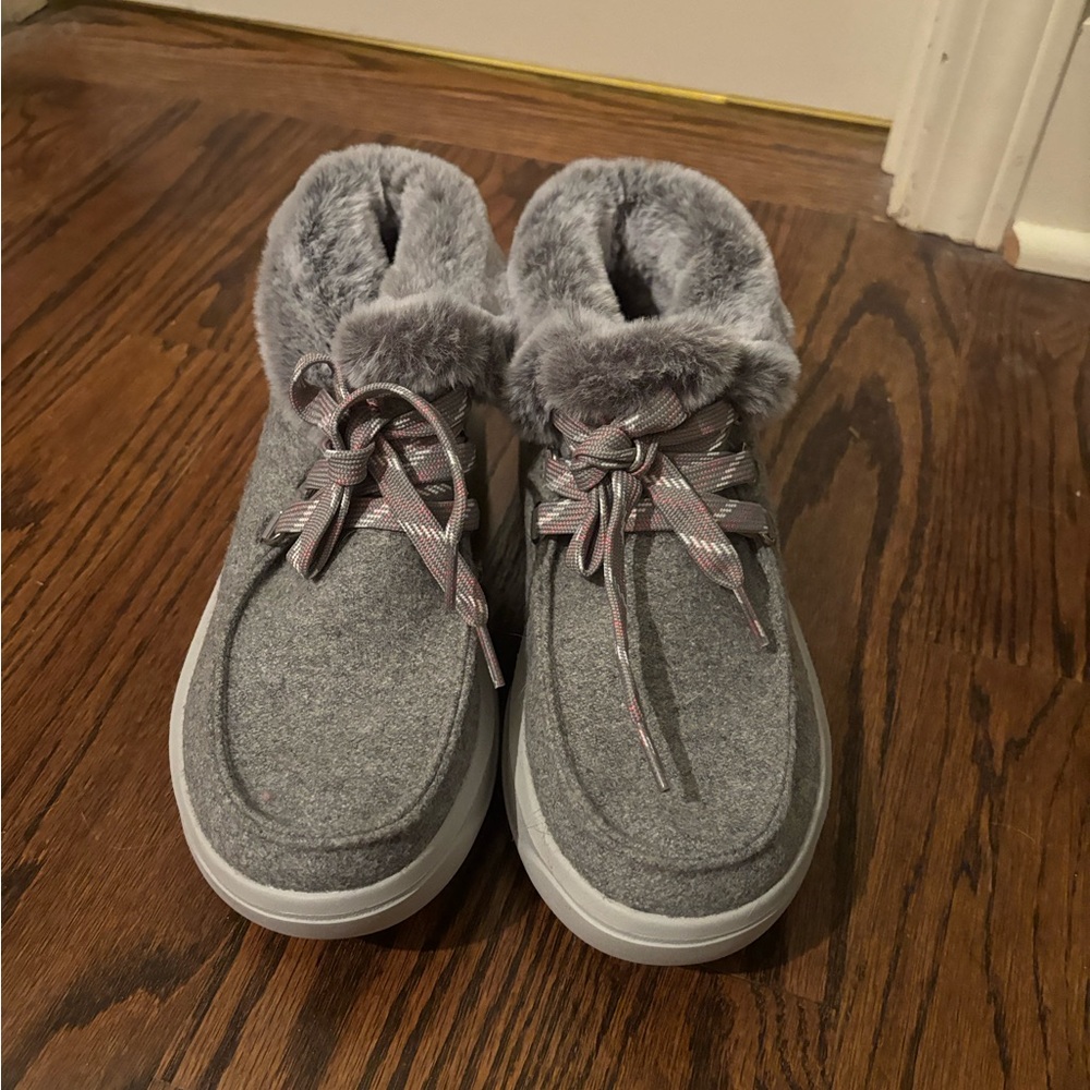 NEW Skechers BOBS fur lined shoes - Picture 2 of 6
